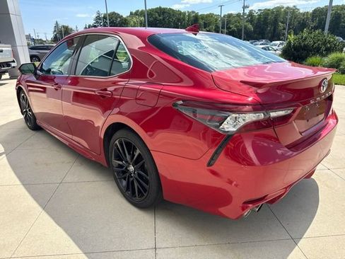 Used 2023 Toyota Camry XSE FWD image 5