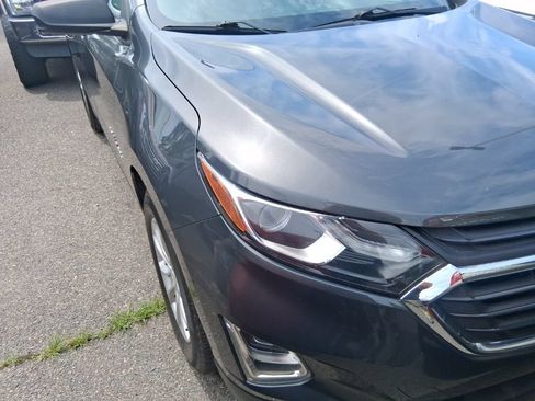 Used 2019 Chevrolet Equinox LS FWD image 2