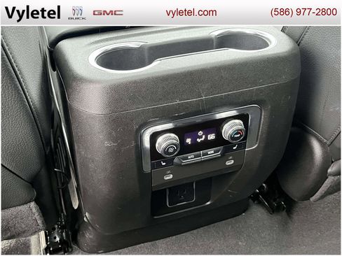 Used 2023 GMC Yukon Denali image 14