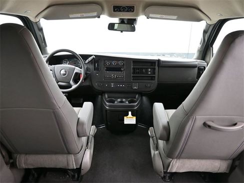 New 2025 GMC Savana 3500 LT w/ LT Preferred Equipment Group image 15