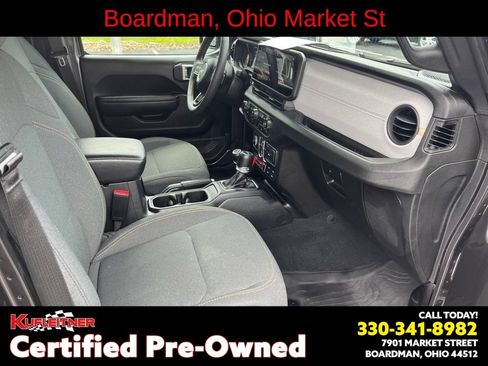 Used 2024 Jeep Gladiator Mojave AWD/4WD image 21