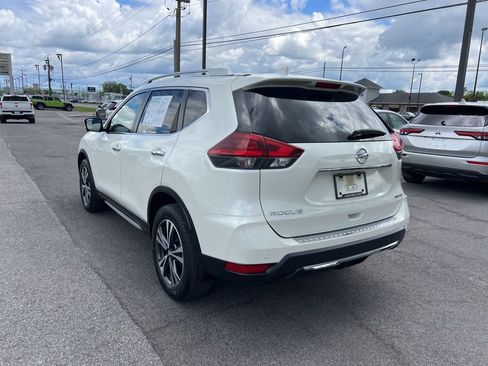 Used 2019 Nissan Rogue SV w/ Premium Package AWD/4WD image 3