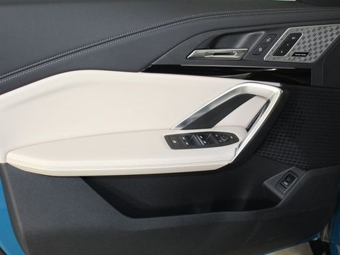 Used 2025 BMW X1 xDrive28i w/ Technology Package image 11