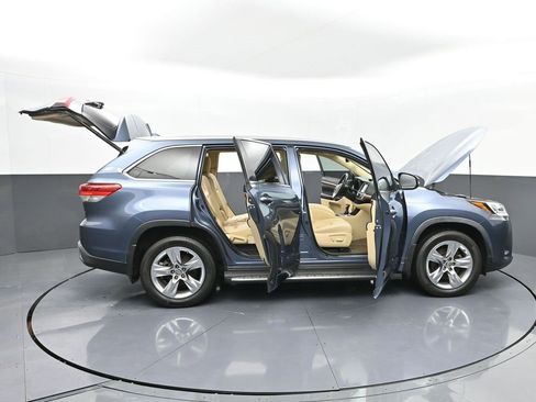 Certified 2019 Toyota Highlander Limited Platinum image 56