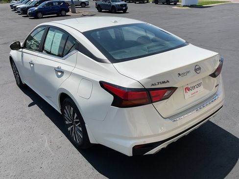 Used 2023 Nissan Altima 2.5 SV w/ SV Premium Package AWD/4WD image 7