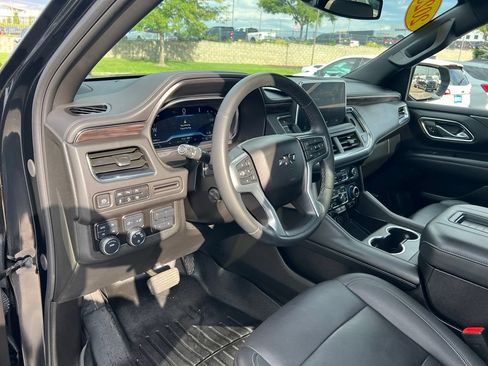 Used 2023 Chevrolet Tahoe Z71 w/ Luxury Package AWD/4WD image 18