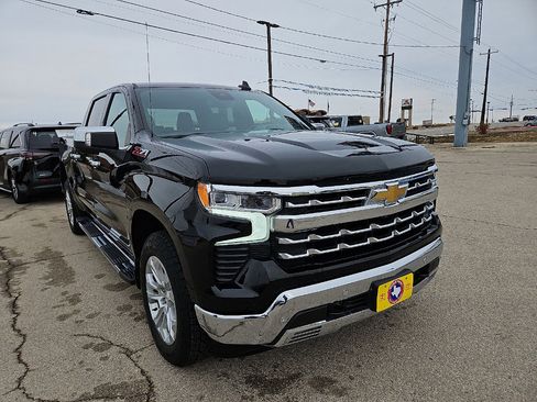 Used 2023 Chevrolet Silverado 1500 LTZ w/ Z71 Off-Road Package image 7