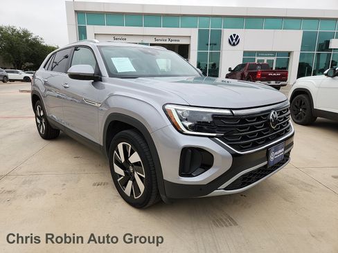 Used 2025 Volkswagen Atlas Cross Sport SE FWD image 1