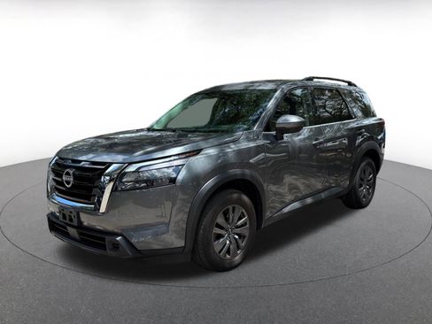 Used 2025 Nissan Pathfinder SV AWD/4WD image 4