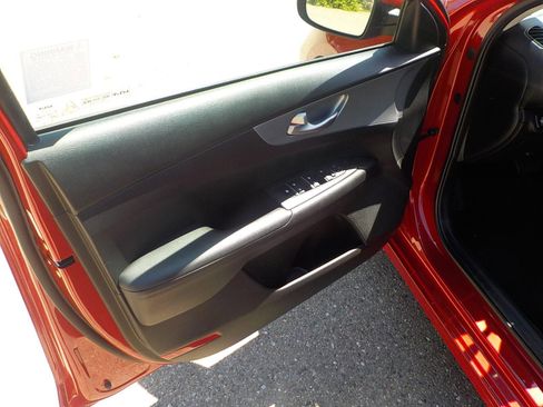 Used 2023 Kia Forte LXS w/ LXS Technology Package image 16