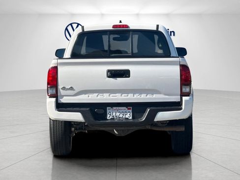 Used 2022 Toyota Tacoma SR image 4