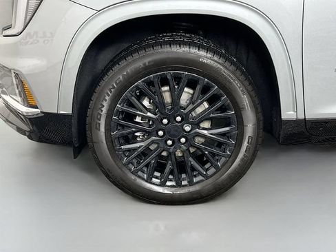 Used 2024 GMC Acadia Denali FWD image 11