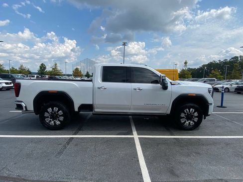 Used 2024 GMC Sierra 2500 Denali w/ Denali Reserve Package AWD/4WD image 8
