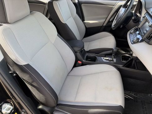 Used 2018 Toyota RAV4 XLE w/ Plus Extra Value Package FWD image 19