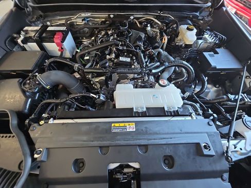Used 2025 Toyota Tacoma SR5 RWD image 31