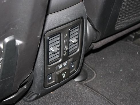 Used 2024 Dodge Durango GT image 12