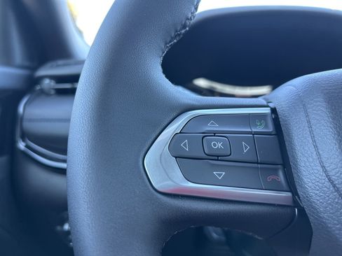 New 2026 Jeep Compass Latitude image 13