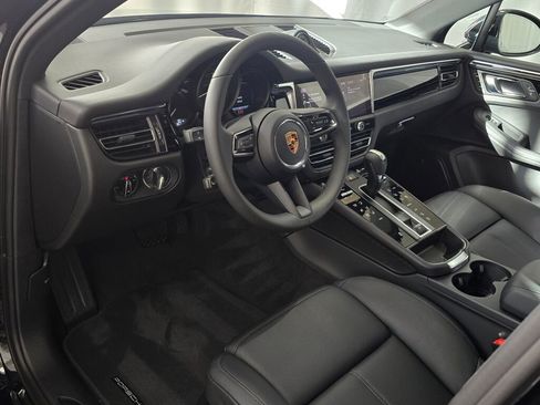 New 2026 Porsche Macan image 4