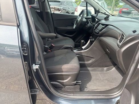 Used 2021 Chevrolet Trax LS w/ Tint and Cruise Package FWD image 10