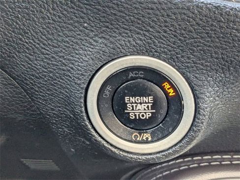 Used 2016 Dodge Challenger SXT Plus image 9