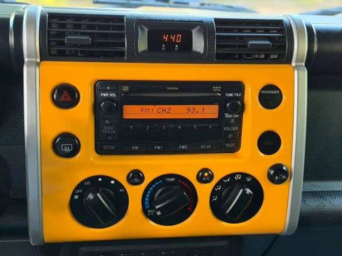 Used 2007 Toyota FJ Cruiser 2WD image 17