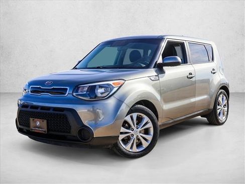 Used 2015 Kia Soul + image 1