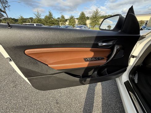 Used 2017 BMW 230i xDrive Convertible image 21