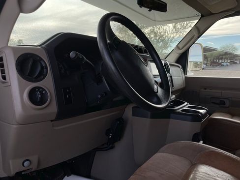 Used 2013 Ford E-450 and Econoline 450 Super Duty w/ Motorhome Prep Pkg image 28