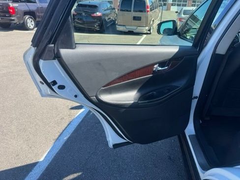 Used 2017 INFINITI QX50 AWD w/ Technology Package image 21