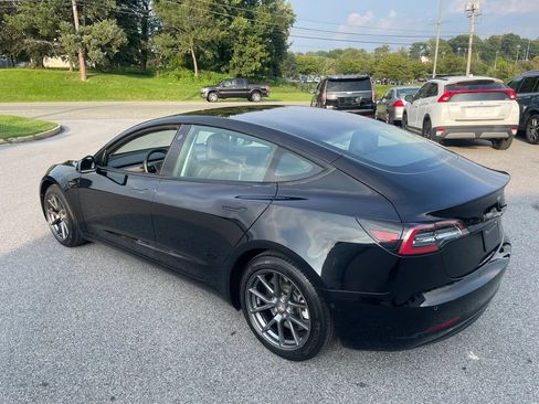 Used 2021 Tesla Model 3 Standard Range Plus RWD image 17