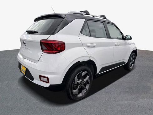 New 2026 Hyundai Venue SEL FWD image 3