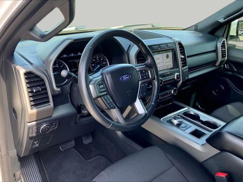 Used 2019 Ford Expedition XLT RWD image 16