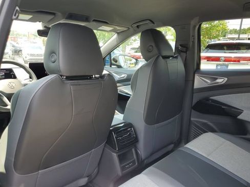 Certified 2025 Volkswagen ID.4 Pro RWD image 17