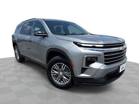 Certified 2024 Chevrolet Traverse LT AWD/4WD image 1