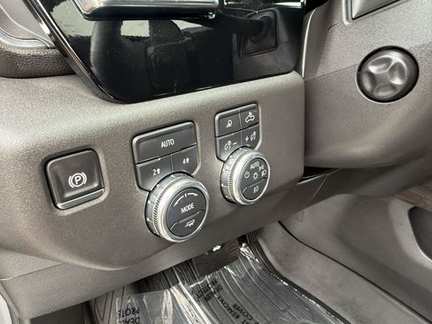 Used 2026 GMC Sierra 1500 SLT w/ SLT Premium Package AWD/4WD image 30