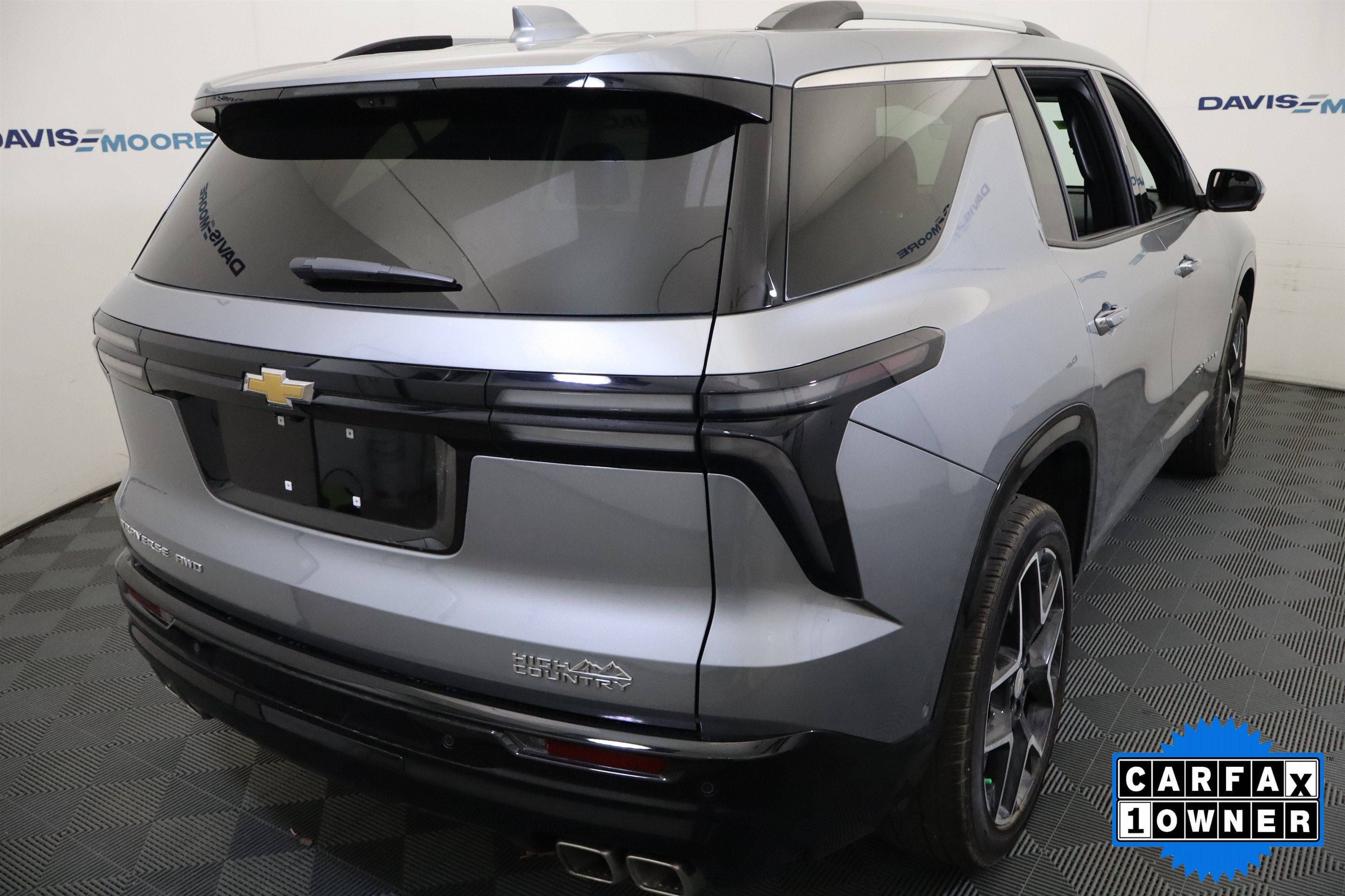 Used 2026 Chevrolet Traverse High Country w/ LPO, Floor Liner Package AWD/4WD image 6