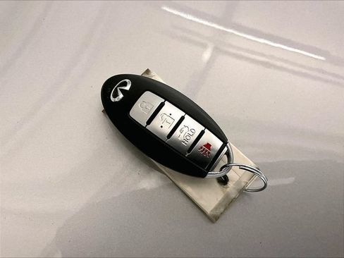 Used 2019 INFINITI Q70 L 3.7 AWD/4WD image 9