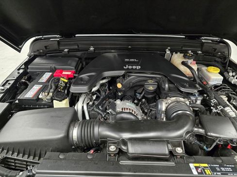 Used 2020 Jeep Wrangler Sport AWD/4WD image 9