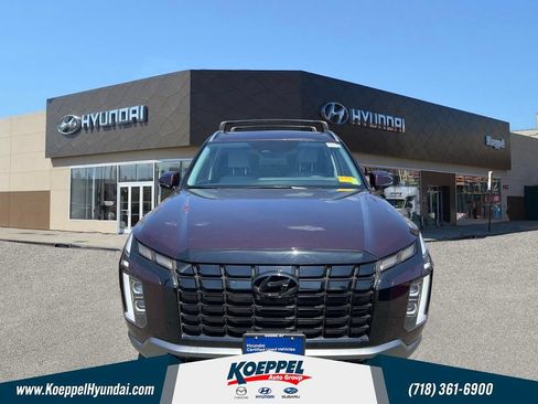 Used 2023 Hyundai Palisade SEL AWD/4WD image 2
