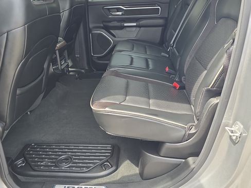 Used 2022 RAM 1500 Laramie AWD/4WD image 16