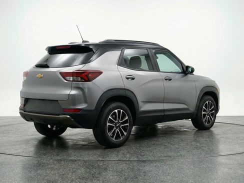 Used 2025 Chevrolet TrailBlazer LT image 9