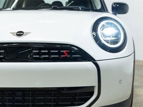 Certified 2025 MINI Cooper S image 8