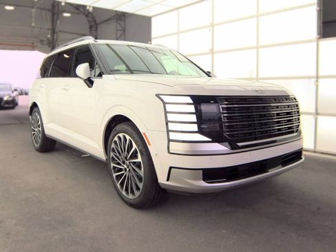 Used 2026 Hyundai Palisade Limited AWD/4WD image 3