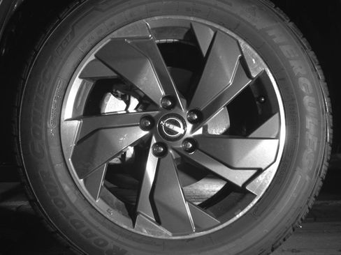 Used 2025 Nissan Rogue SV FWD image 12