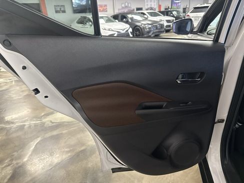 Used 2020 Nissan Kicks SR FWD image 25
