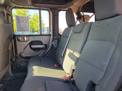 Used 2019 Jeep Wrangler Unlimited Sport S AWD/4WD image 14