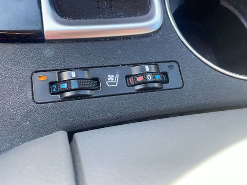 Used 2019 Toyota Highlander Limited Platinum image 23