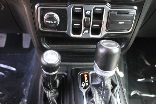 Used 2023 Jeep Wrangler Unlimited Sahara w/ Cold Weather Group AWD/4WD image 40