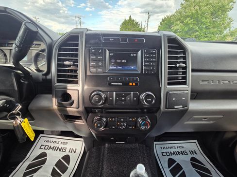 Used 2018 Ford F250 XL w/ Power Equipment Group RWD image 17