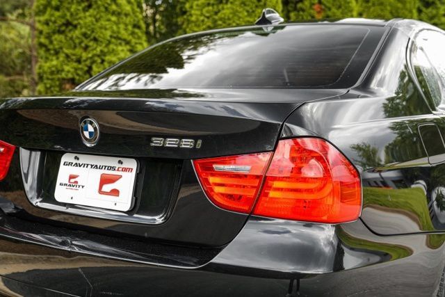 Used 2010 BMW 328i Sedan RWD image 9